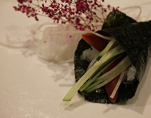 Cucumber&Surf Clam Hand-Roll
